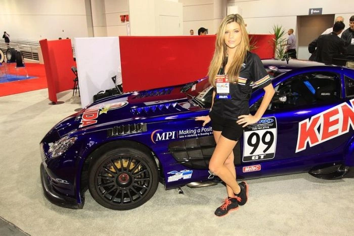 Гарні дівчата з автомобільної виставки SEMA 2012 (40 фото) – фото 33