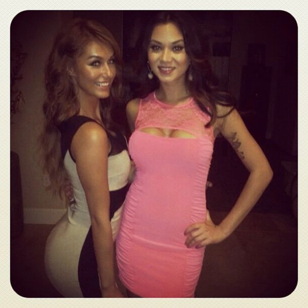 Дівчата, які не соромляться носити відверті плаття (48 фото) – фото 22