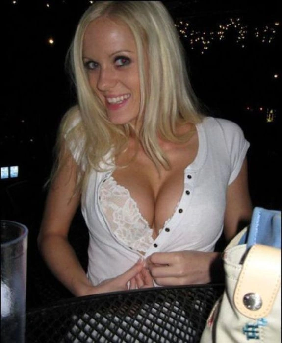 Привабливі дівчата з вражаючим розміром грудей (61 фото) – фото 37