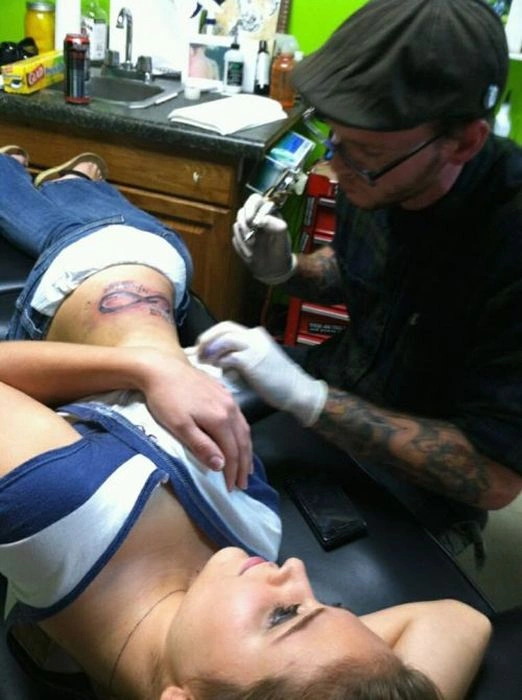 Чудові татуювання на струнких дівчатах (50 фото) – фото 19