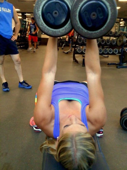 Худі дівчата, які займаються спортом (47 фото) – фото 9