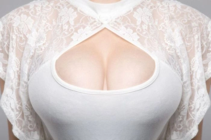 Жіноче декольте в різних нарядах (10 фото) – фото 5