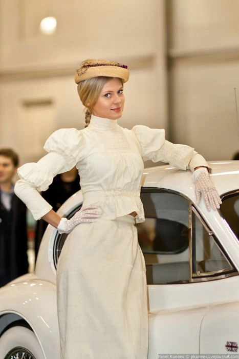 Дівчата та автомобілі ретро (35 фото) – фото 1