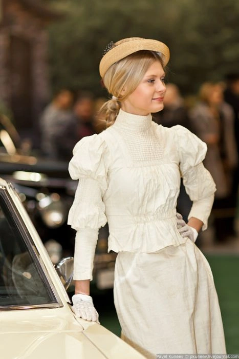 Дівчата та автомобілі ретро (35 фото) – фото 6