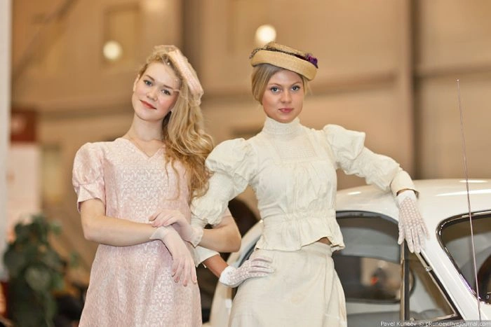 Дівчата та автомобілі ретро (35 фото) – фото 8