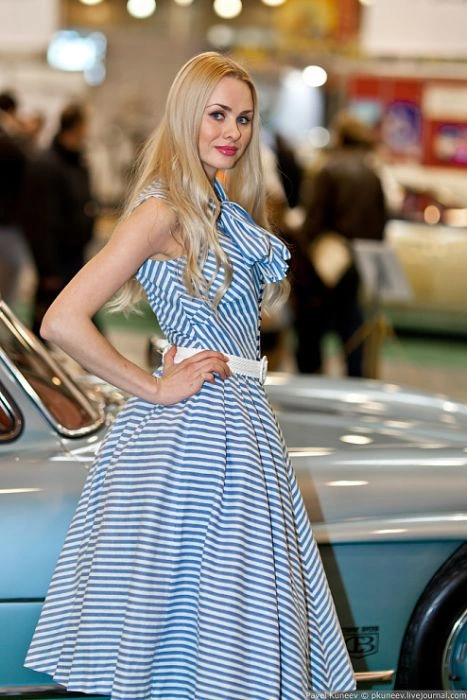 Дівчата та автомобілі ретро (35 фото) – фото 12