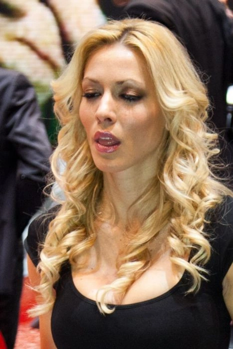 Дівчата з Женевського автосалону. Частина 2 (68 фото) – фото 2