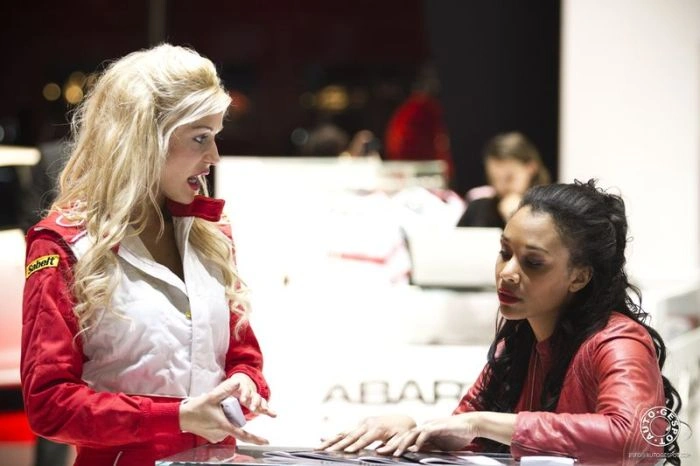 Дівчата з Женевського автосалону. Частина 2 (68 фото) – фото 48