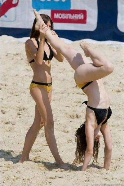 Стрункі дівчата дбають про свою фігуру (55 фото) – фото 27