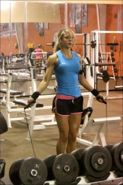 Стрункі дівчата дбають про свою фігуру (55 фото) – фото 32