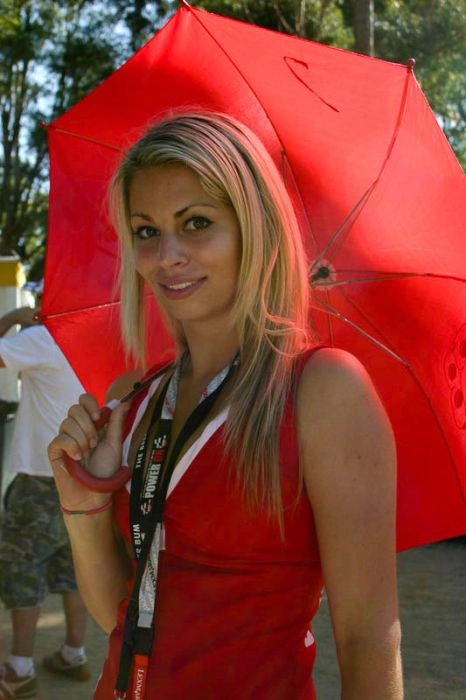 Дівчата з автогонок (70 фото) – фото 15