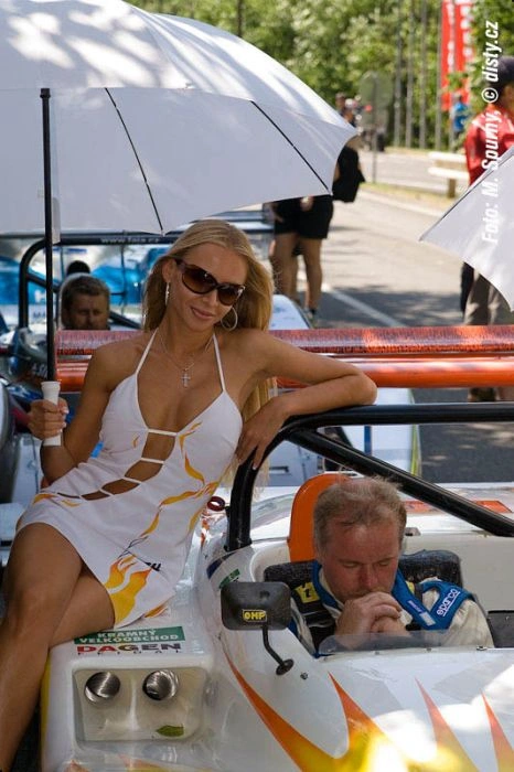 Дівчата з автогонок (70 фото) – фото 38