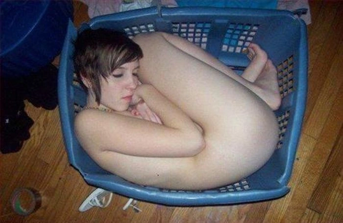 Гарні дівчата, які роблять дивні речі. Частина 5 (70 фото) – фото 11