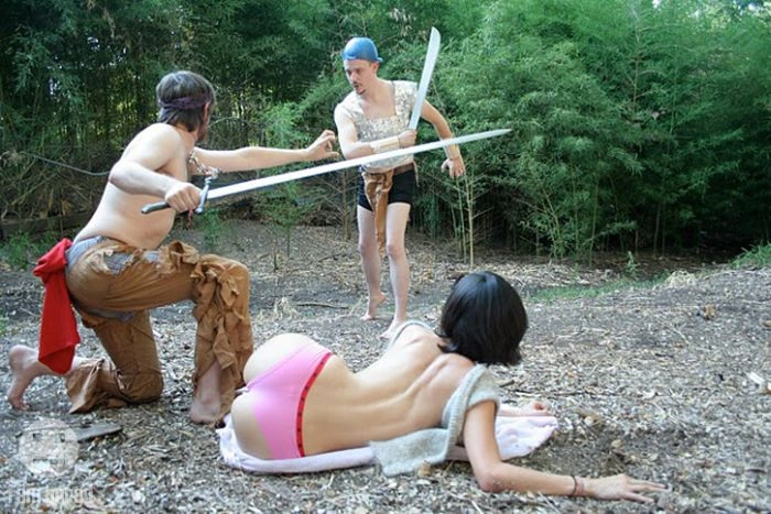 Гарні дівчата, які роблять дивні речі. Частина 5 (70 фото) – фото 26