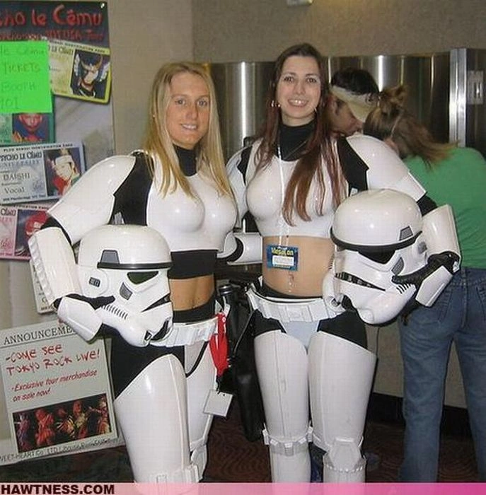 Гарні дівчата, які роблять дивні речі. Частина 5 (70 фото) – фото 42