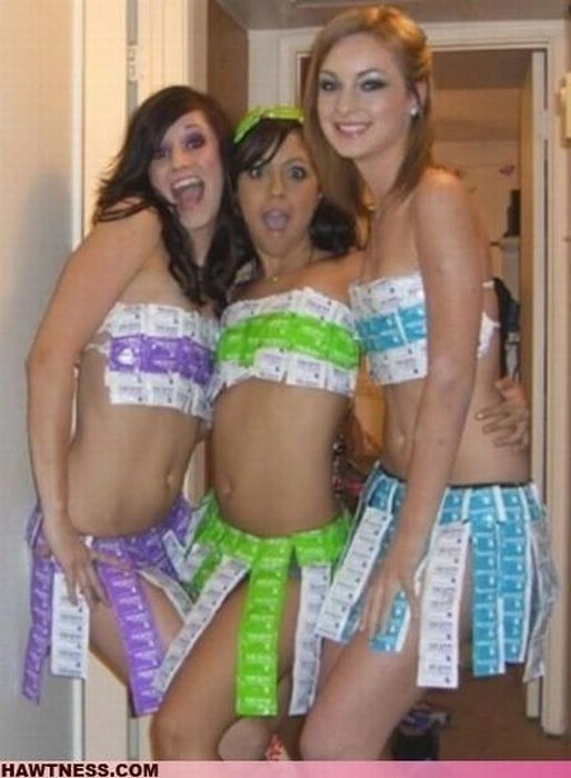 Гарні дівчата, які роблять дивні речі. Частина 5 (70 фото) – фото 44