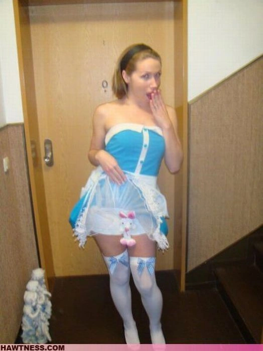 Гарні дівчата, які роблять дивні речі. Частина 5 (70 фото) – фото 50