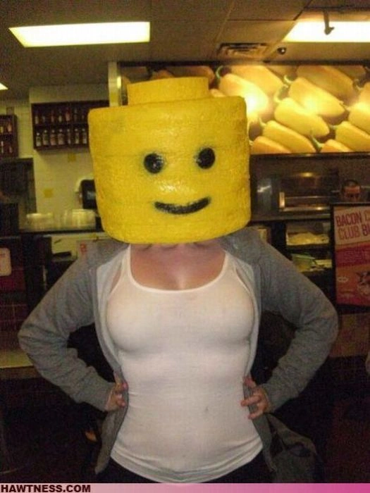 Гарні дівчата, які роблять дивні речі. Частина 5 (70 фото) – фото 51