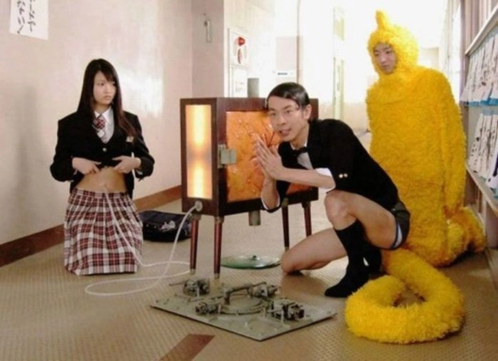 Гарні дівчата, які роблять дивні речі. Частина 5 (70 фото) – фото 66