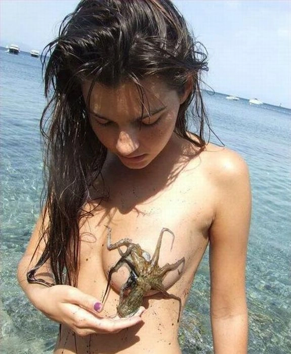 Гарні дівчата, які роблять дивні речі. Частина 5 (70 фото) – фото 70