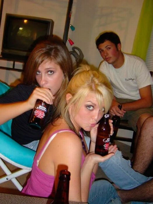 Дивні способи пити пиво (46 фото) – фото 14