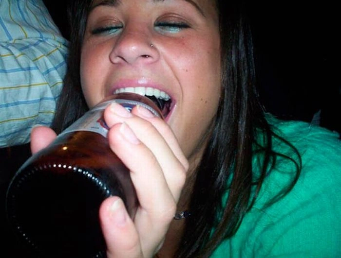 Дивні способи пити пиво (46 фото) – фото 15