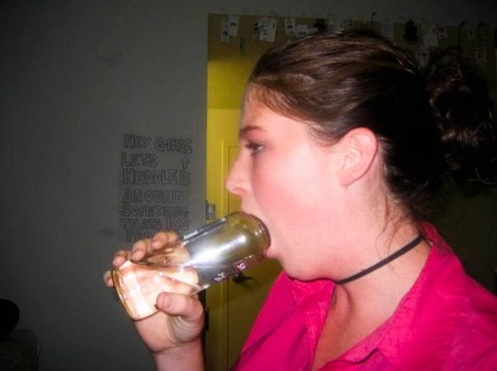 Дивні способи пити пиво (46 фото) – фото 19