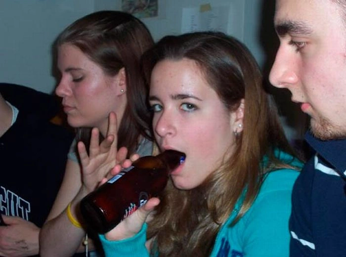 Дивні способи пити пиво (46 фото) – фото 20