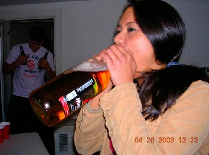 Дивні способи пити пиво (46 фото) – фото 25