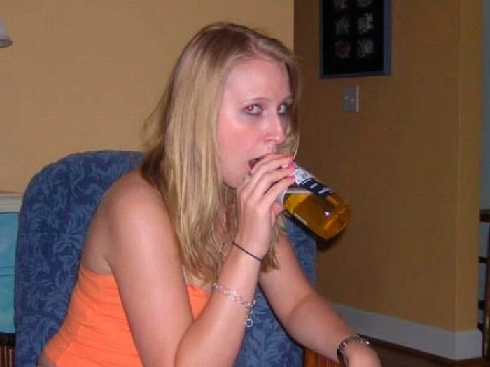Дивні способи пити пиво (46 фото) – фото 29