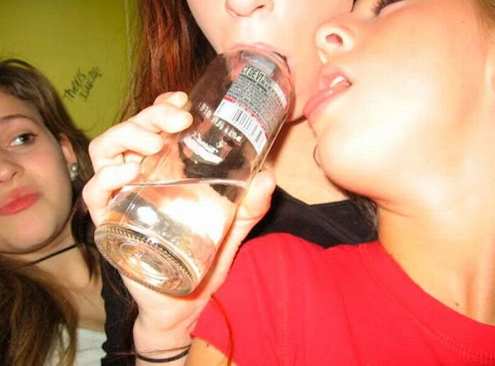 Дивні способи пити пиво (46 фото) – фото 32
