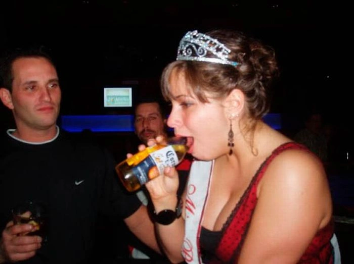 Дивні способи пити пиво (46 фото) – фото 35