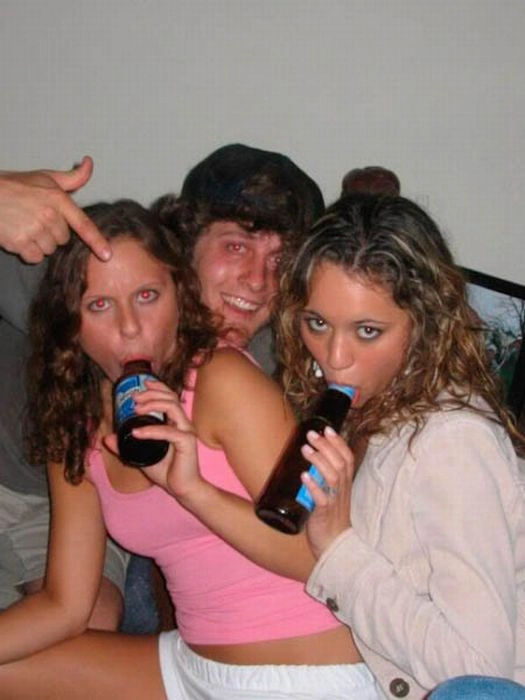 Дивні способи пити пиво (46 фото) – фото 44