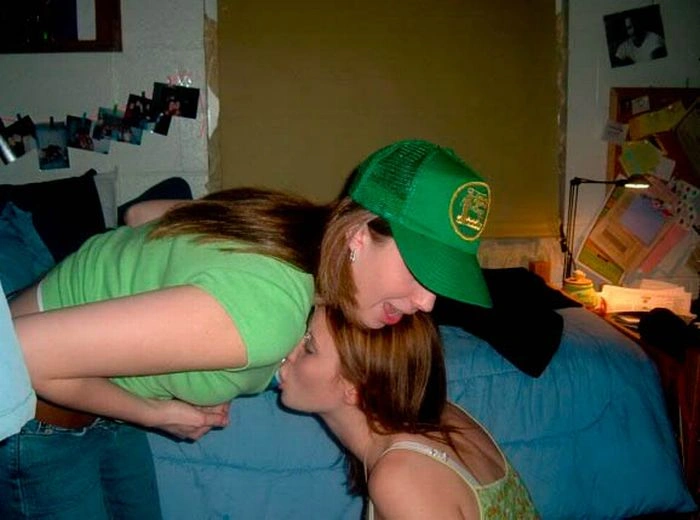 Дівчата п'ють алкоголь (27 фото) – фото 5