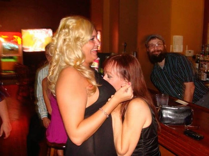 Дівчата п'ють алкоголь (27 фото) – фото 13