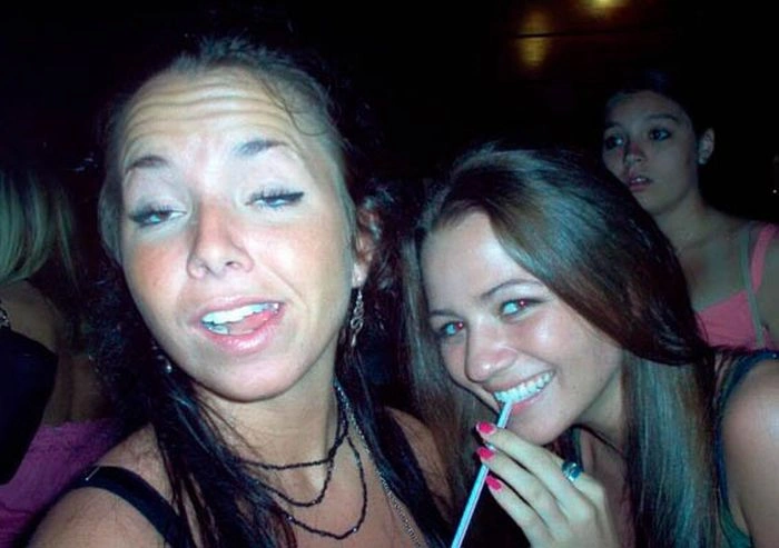 Дівчата п'ють алкоголь (27 фото) – фото 15