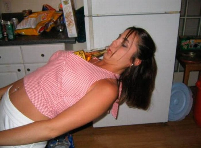 Дівчата п'ють алкоголь (27 фото) – фото 26