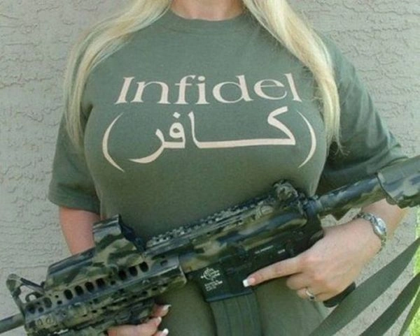 Дівчата зі зброєю (41 фото) – фото 11