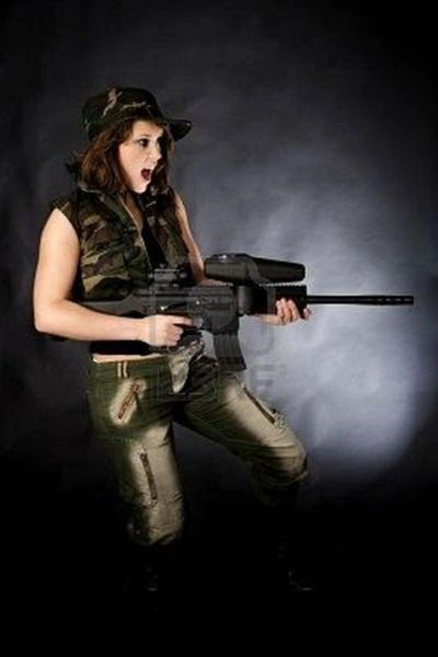 Дівчата зі зброєю (41 фото) – фото 23