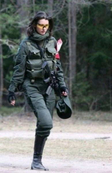 Дівчата зі зброєю (41 фото) – фото 27