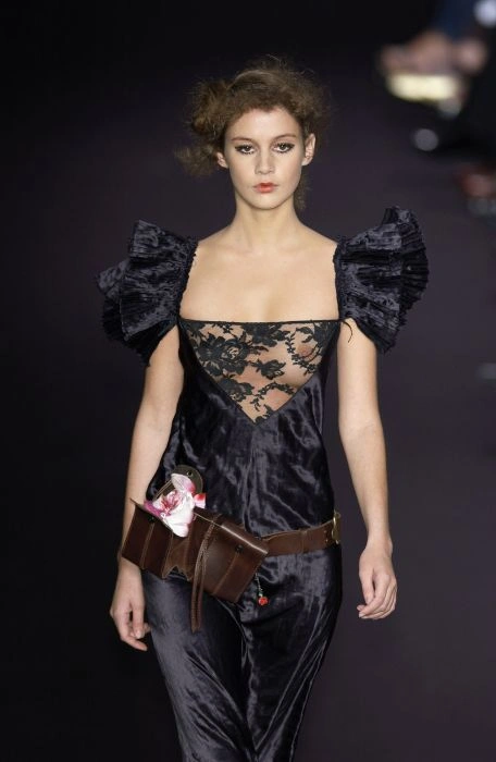 Дивна мода на відкрите верхнє вбрання (56 фото) – фото 3