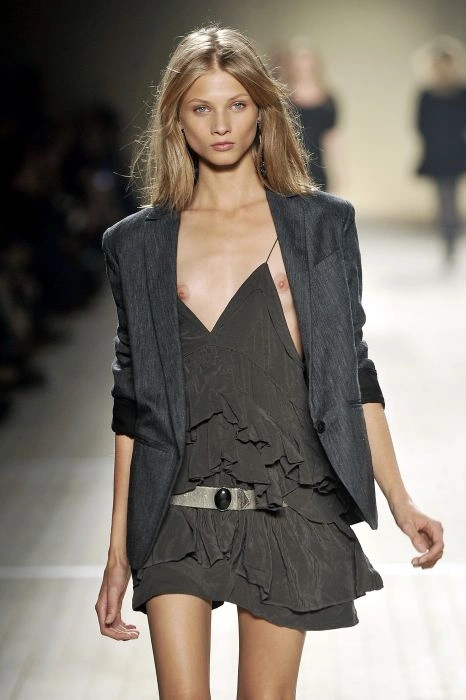 Дивна мода на відкрите верхнє вбрання (56 фото) – фото 9