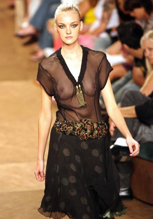 Дивна мода на відкрите верхнє вбрання (56 фото) – фото 16