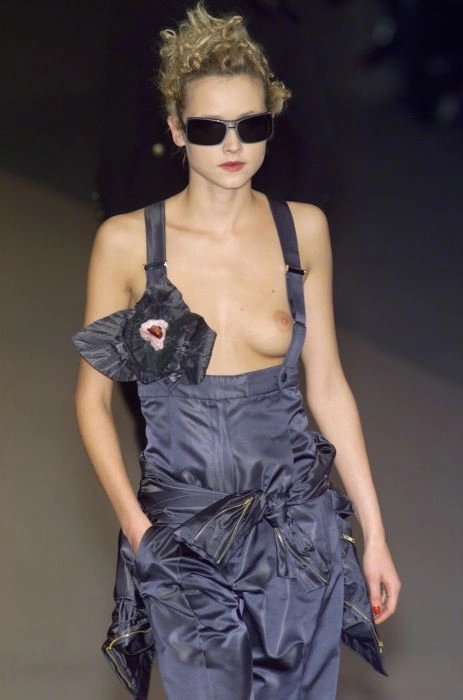 Дивна мода на відкрите верхнє вбрання (56 фото) – фото 22