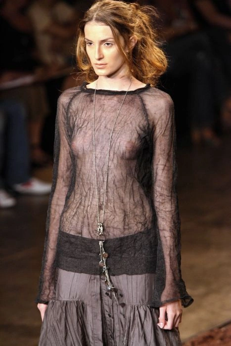 Дивна мода на відкрите верхнє вбрання (56 фото) – фото 31