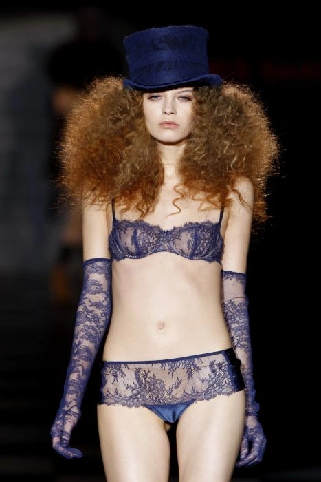 Дивна мода на відкрите верхнє вбрання (56 фото) – фото 38