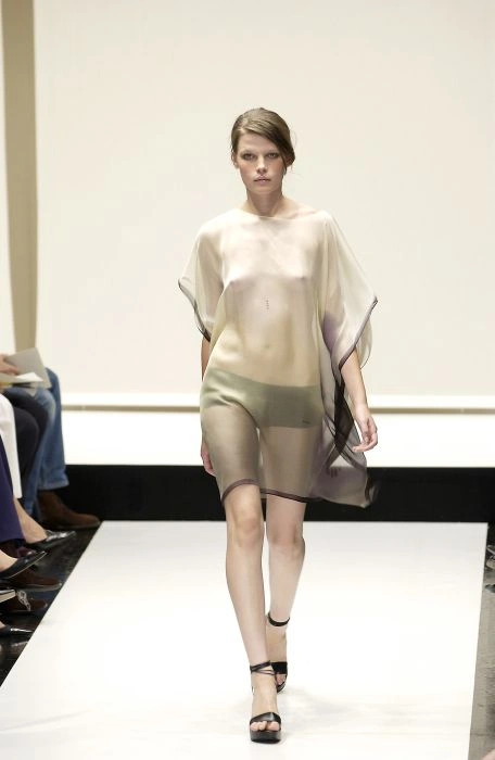 Дивна мода на відкрите верхнє вбрання (56 фото) – фото 42