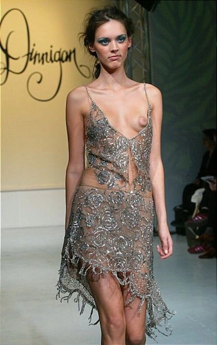 Дивна мода на відкрите верхнє вбрання (56 фото) – фото 44