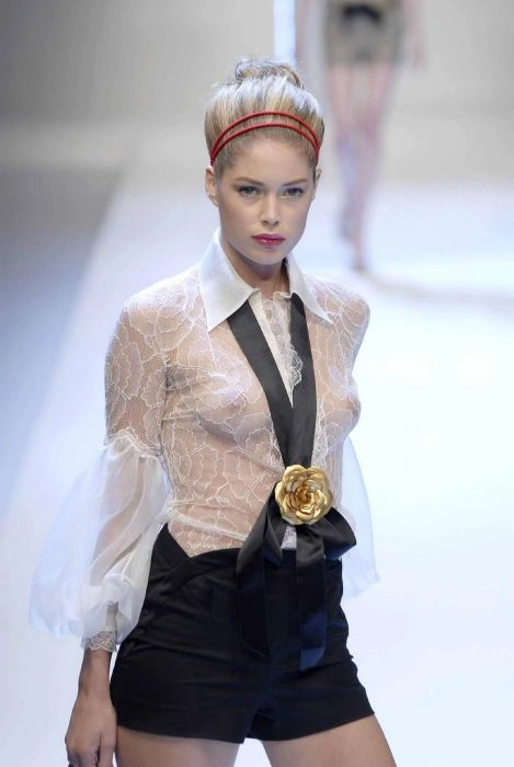 Дивна мода на відкрите верхнє вбрання (56 фото) – фото 48