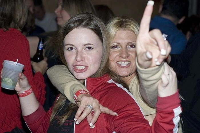 Дівчата, які люблять випити (51 фото) – фото 19